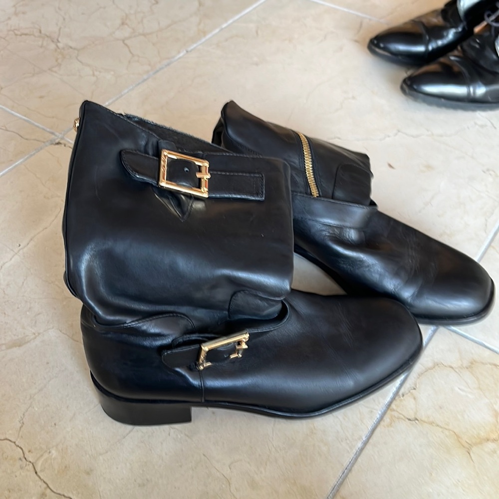 Leather boots Vince camuto like new